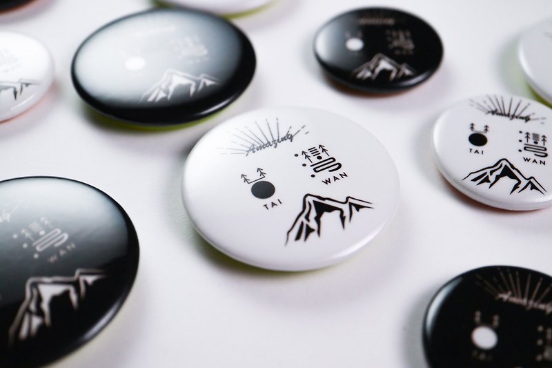 Deerhorn design / antler badge Taiwan 3.2cm, 4.4cm, 5.8cm badge pin - Badges & Pins - Plastic White
