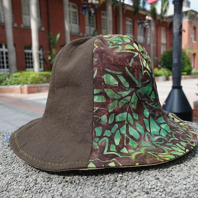 Batik series flower carp fisherman hat _ patchwork section _ coffee _ ginkgo leaf - หมวก - ผ้าฝ้าย/ผ้าลินิน 