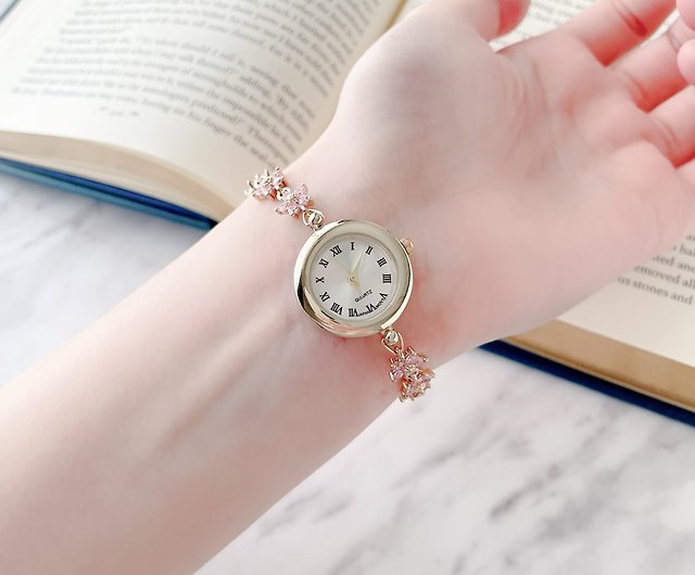 腕時計【新品 送料込】Flowerブレスレットウオッチ