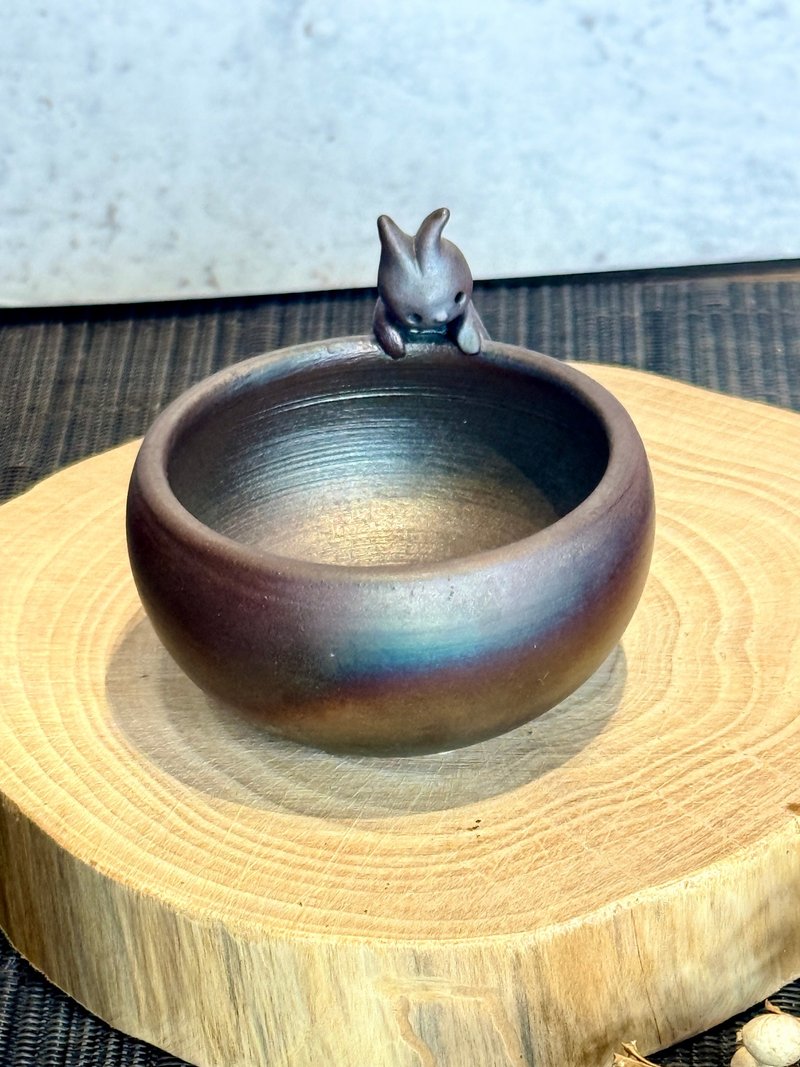 柴燒小兔錢幣茶杯 - 茶壺/茶杯/茶具 - 陶 