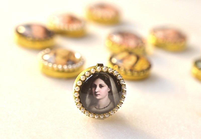 Button Cover Handmade Button Decoration ~ Chic and Elegant ~ Famous Painting Series: The Girl in the Scarf - Brooches - Glass Multicolor
