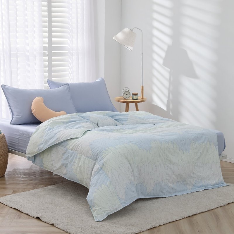 Double/October Quilt/Machine Washable, Free Duvet Cover, A Good Quilt to Cover All Year-Petal Blue - Blankets & Throws - Down 