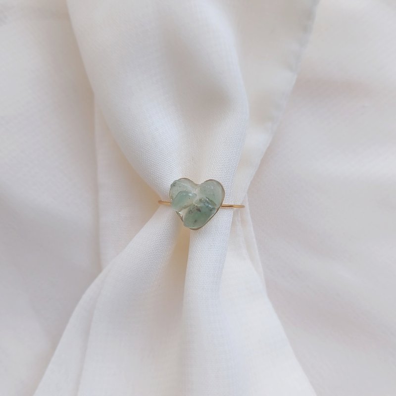 petit heart ring Natural stone heart ring NO.03 (green aventurine free size) - แหวนทั่วไป - หิน สีเขียว