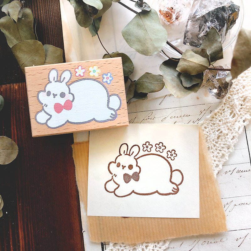 Little Rabbit Running Flower - Beech Wood Stamp - ตราปั๊ม/สแตมป์/หมึก - ไม้ สีนำ้ตาล