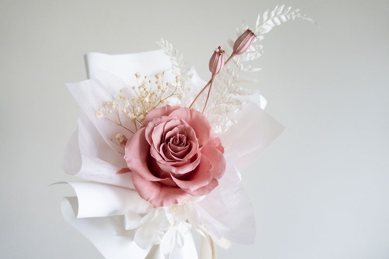 Immortal Classic Rose Small Bouquet - White Valentine's Day Birthday Gift Celebration - ช่อดอกไม้แห้ง - พืช/ดอกไม้ ขาว