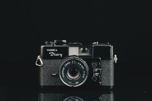 フィルムカメラ YASHICA  Diary The Forgotten Yashica Diary · Lomography