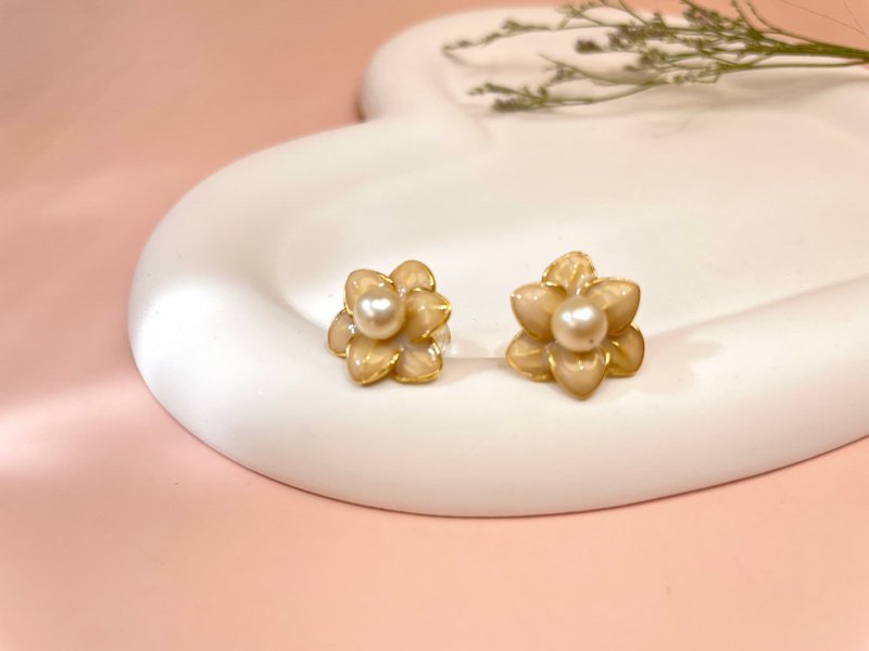 天然淡水珍珠 純銀 琺琅工藝 耳環 - 耳環/耳夾/耳骨夾 - 珍珠 白色