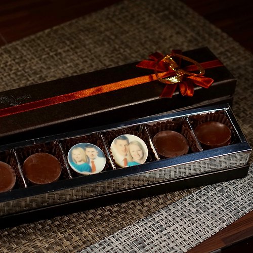 糖加一烘焙坊（糖+1） 二張客製化照片禮盒(巧克力口味) 客製一份專屬且唯一的禮盒