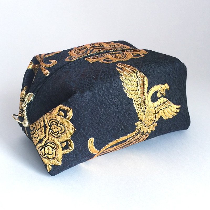 Pouch with Japanese Traditional Pattern, Kimono (Large) [Brocade] - กระเป๋าเครื่องสำอาง - วัสดุอื่นๆ สีดำ