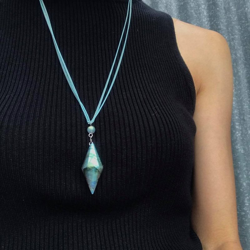 【Lost and find】 natural stone light blue green lengthen stone stone necklace - สร้อยคอ - เครื่องเพชรพลอย สีน้ำเงิน