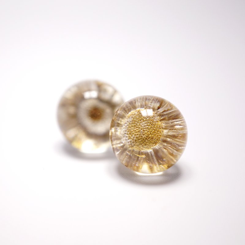 A Handmade 米白色小菊水晶膠耳環 - 耳環/耳夾 - 植物．花 