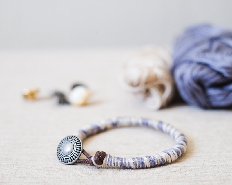True love circle ring bracelet / Blueberry yogurt - Bracelets - Cotton & Hemp Blue
