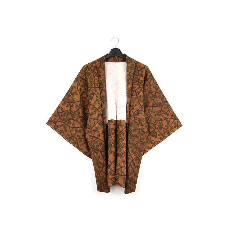 Back to Green-日本帶回羽織 咖啡牆樹葉攀藤 /vintage kimono - 外套/大衣 - 絲．絹 