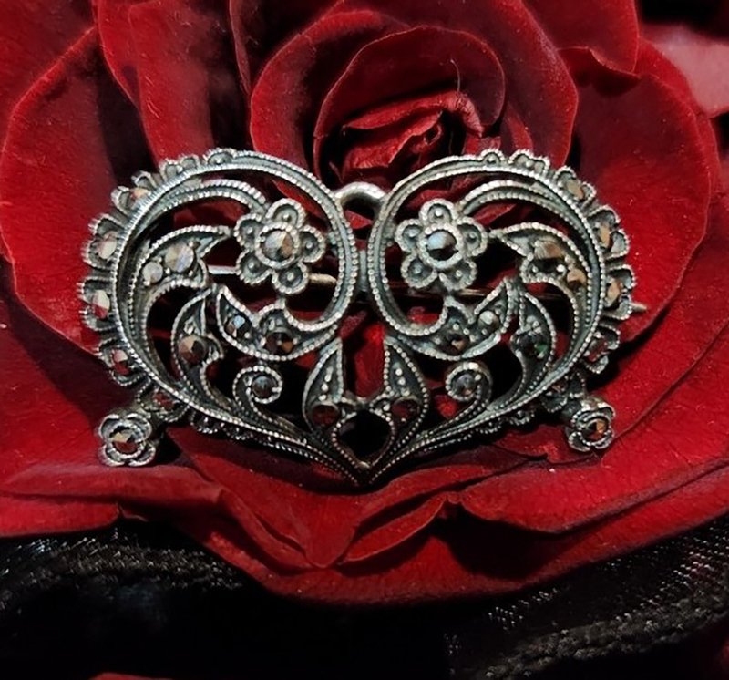 20世紀初白鐵礦銠愛心古董銀胸針【畢業禮物】聖誕禮盒 - 胸針 - 純銀 銀色