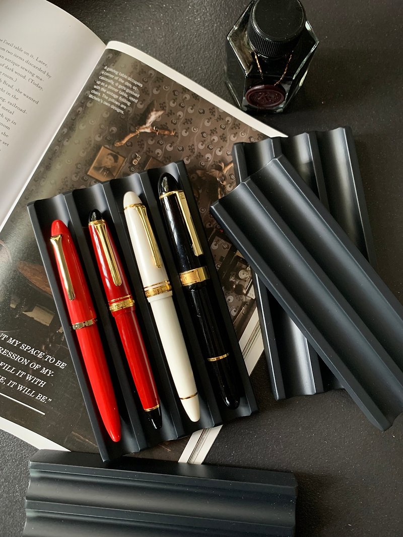 Wooden pen rest - Pen & Pencil Holders - Wood Black