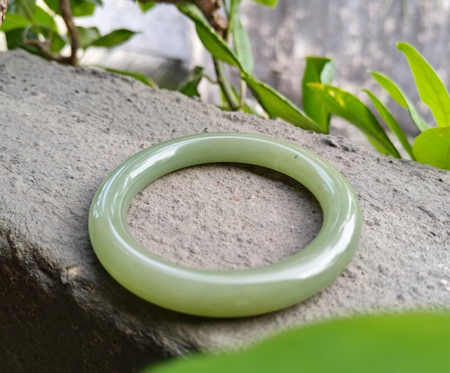 天然石和田玉バングル