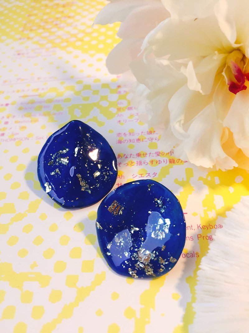 Craneland Universe Starry Irregular Handmade Resin Earrings - Earrings & Clip-ons - Resin Blue