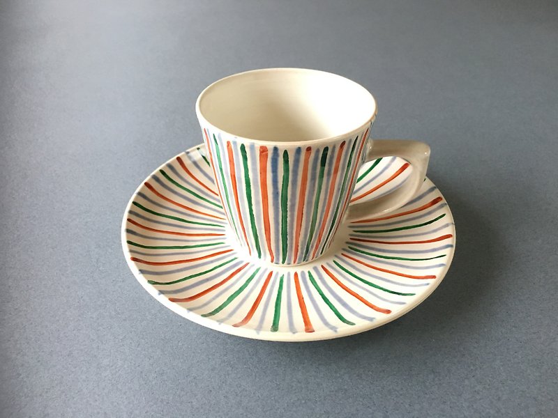 Stripe cup & saucer - ถ้วย - เครื่องลายคราม หลากหลายสี