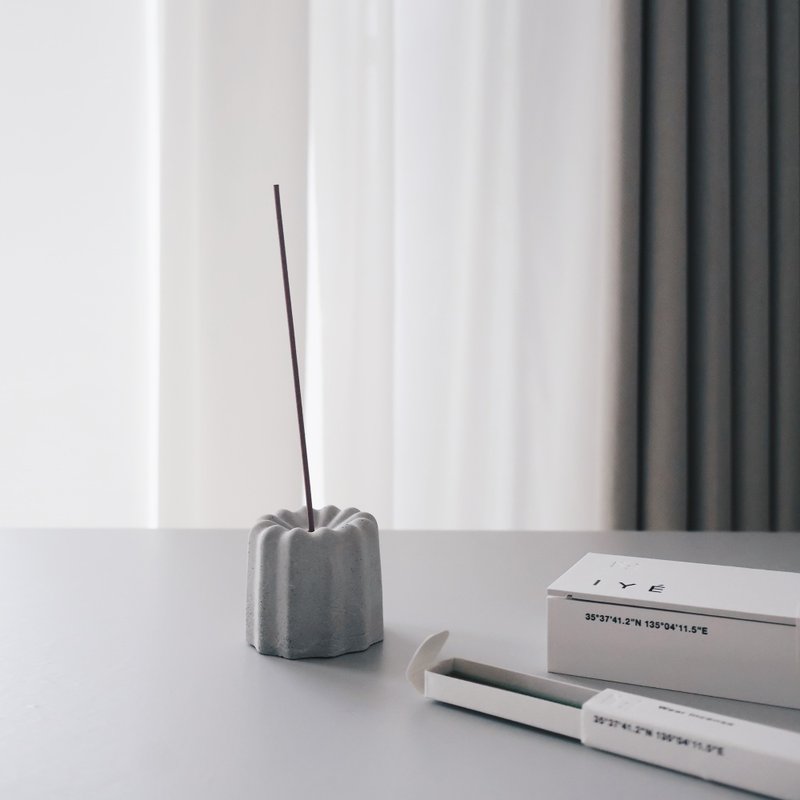 CANELÉ 法式可麗露 | 水泥甜點黃銅線香座・擴香石・擺飾 - 香薰/精油/線香 - 水泥 灰色