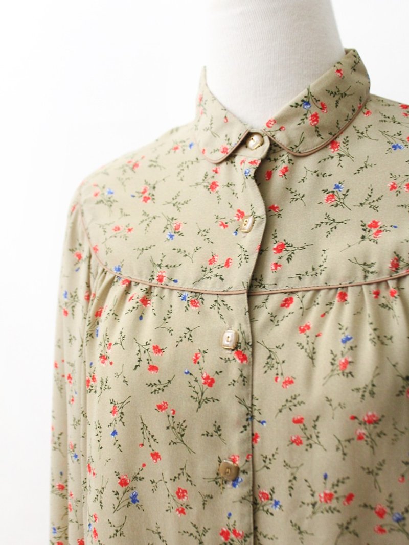 【RE0916T167】 early autumn Japanese sweet retro floral khaki ancient shirt - เสื้อเชิ้ตผู้หญิง - เส้นใยสังเคราะห์ สีกากี