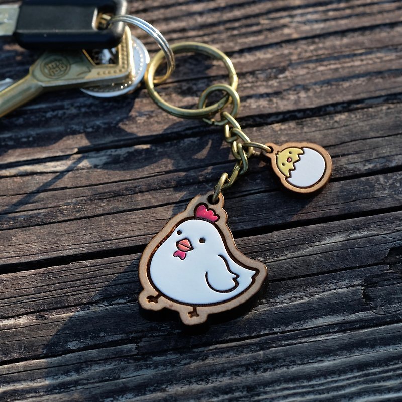 彩繪木製鑰匙圈-母雞帶小雞 - 鑰匙圈/鎖匙扣 - 木頭 白色
