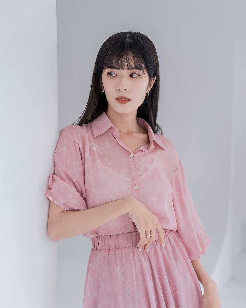 [Chiba, Japan] Breathable and cool vacation loose shirt with lantern three-quarter sleeves retro Nadeshiko color - Women's Shirts - Cotton & Hemp Pink