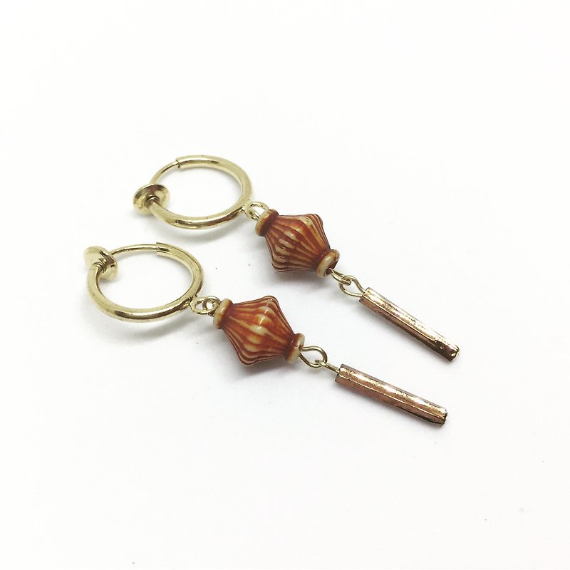 Memorable wood needle / clip earrings - Earrings & Clip-ons - Wood Brown