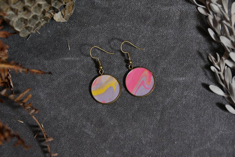 Walking in the clouds | rendering leather earrings | Bronze earrings | Round | purple line - ต่างหู - หนังแท้ สีเหลือง