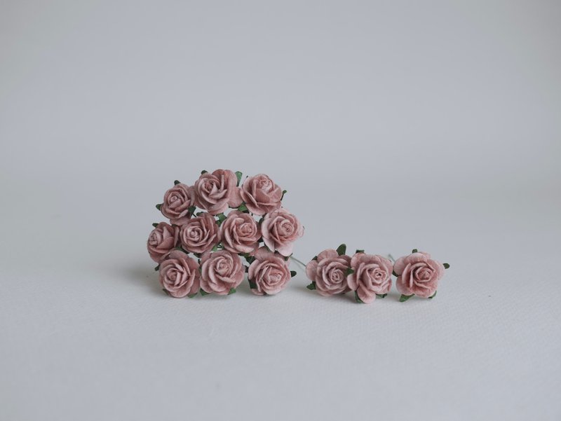 Paper Flower, 50 pieces mulberry DIY rose supply size 2.0 cm. dusty pink color. - 其他 - 紙 粉紅色