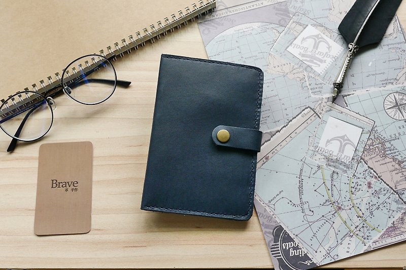 義大利牛皮護照套  有扣子  靛藍黑 免費客製化刻字 包裝 - 護照套 - 真皮 藍色