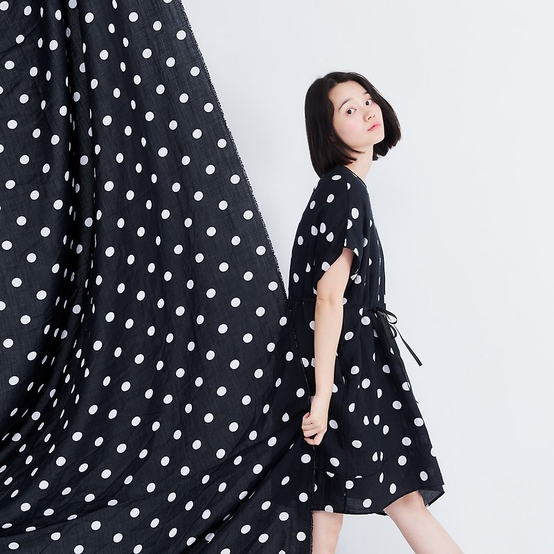 Bubble V neck Adjustable drawstring Relaxed fit dress / Black with white dots - ชุดเดรส - ไนลอน สีดำ