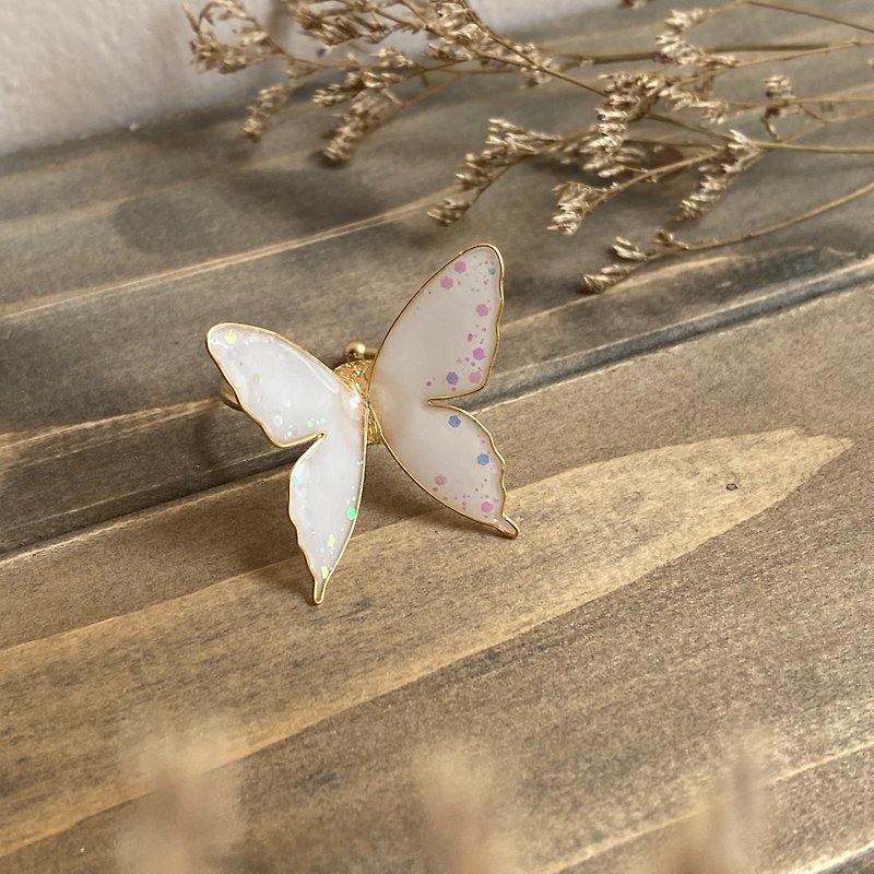 Pre-order Snow White Butterfly | Ring Ear Clamp Earrings - ต่างหู - เรซิน ขาว