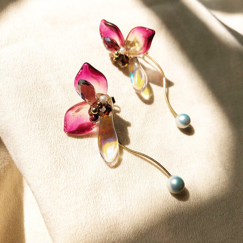 Czech crystal orchid earrings - ต่างหู - วัสดุอื่นๆ สึชมพู