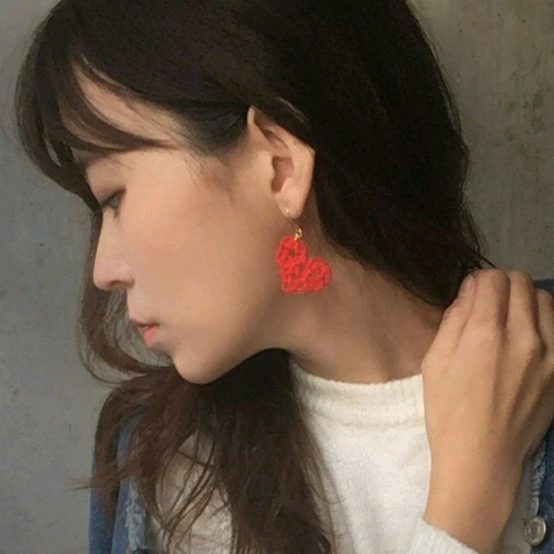 Valentine / heart / present / japanese style pierce earring / mizuhiki / japan - Earrings & Clip-ons - Silk Red
