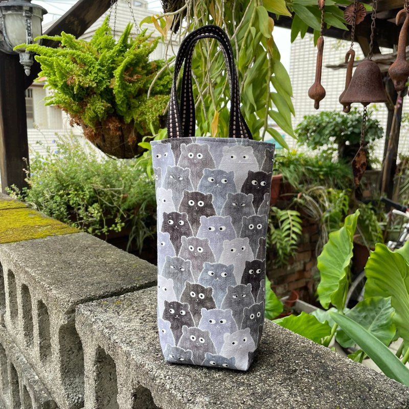 [Purely Handmade] Cat Standing Water Bottle/Drink/Ice Cup Bag Umbrella Bag Handbag - Beverage Holders & Bags - Cotton & Hemp 