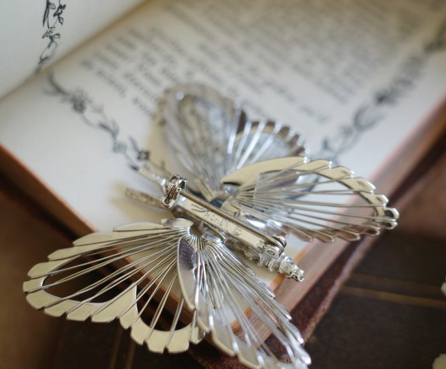 アンティーク ヴィンテージ シルバーライン バタフライブローチ スーツ