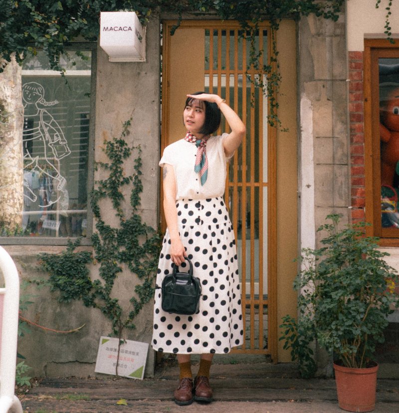 Polka dot long skirt // white - กระโปรง - เส้นใยสังเคราะห์ ขาว