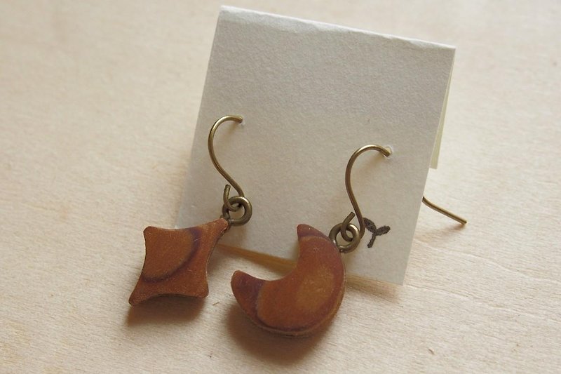 dia & moon earrings - Earrings & Clip-ons - Wood Brown