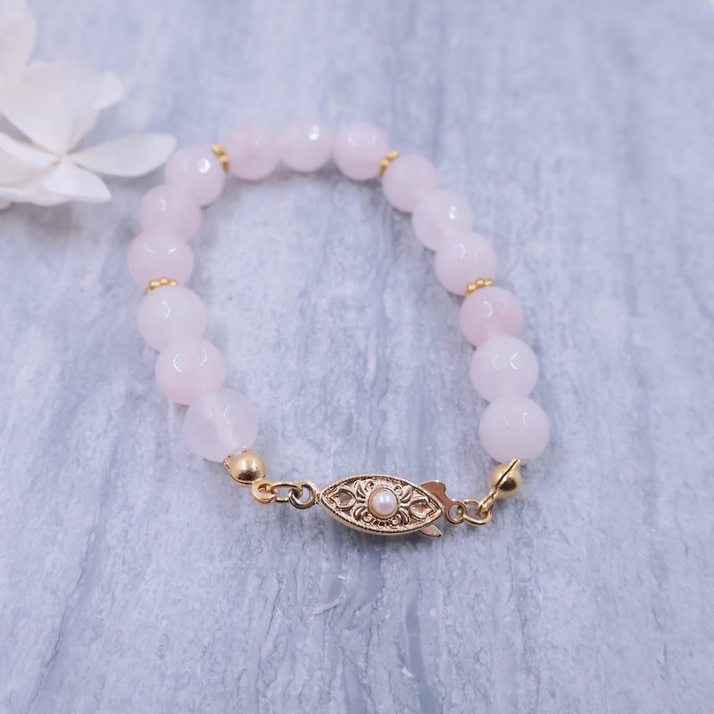 ◈ Material ◈  Natural stone: cut angle drops of water crystal (8x12mm), green jasper, freshwater pearls (4x5mm)  Imported thickness of 18K gold: chain, hardware accessories  Brand Pendant: Brass Gold Plated  ◈ Size ◈  chain length: 14cm - 18cm  (In accorda - Bracelets - Gemstone Pink