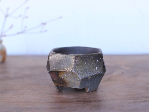 備前焼ぐい呑み 備前焼 登窯 備前焼物故作家 末石 高仙 共箱付き金彩・黄ゴマ