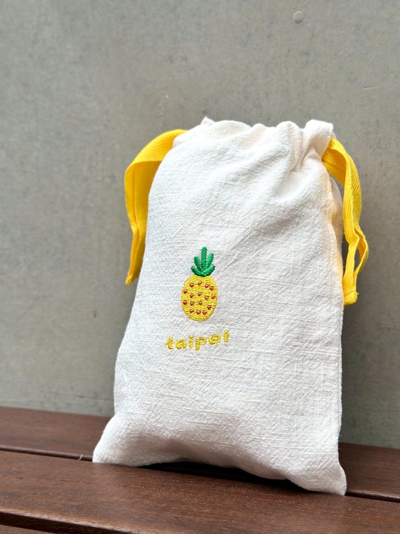 台北純棉束口袋 ft.鳳梨  Bao maison - 束口袋/束口背包/水桶包 - 棉．麻 黃色