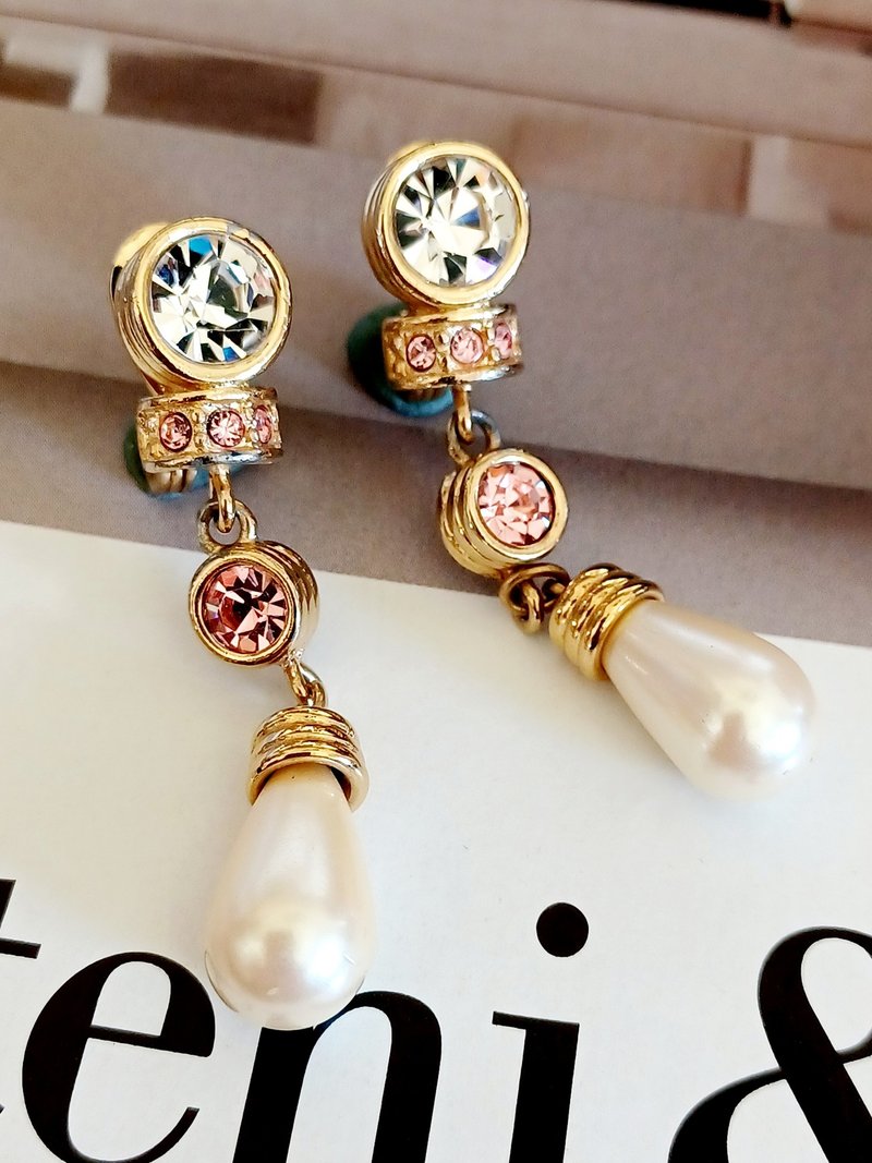 vintage jewelry Monet Gorgeous drop rhinestone clip-on earrings - ต่างหู - โลหะ 