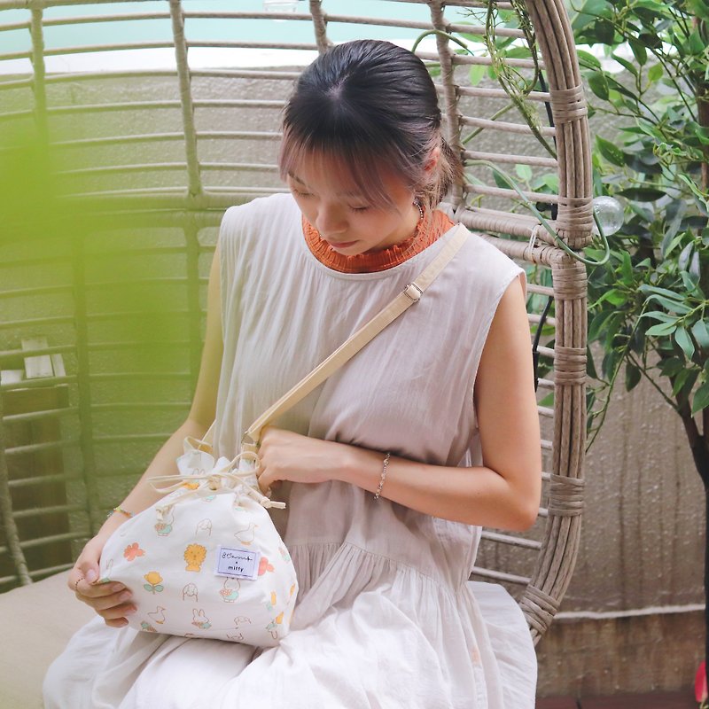 【Pinkoi x miffy】MIFFY who plays with animals - mini rice ball drawstring crossbody bag - Messenger Bags & Sling Bags - Cotton & Hemp 