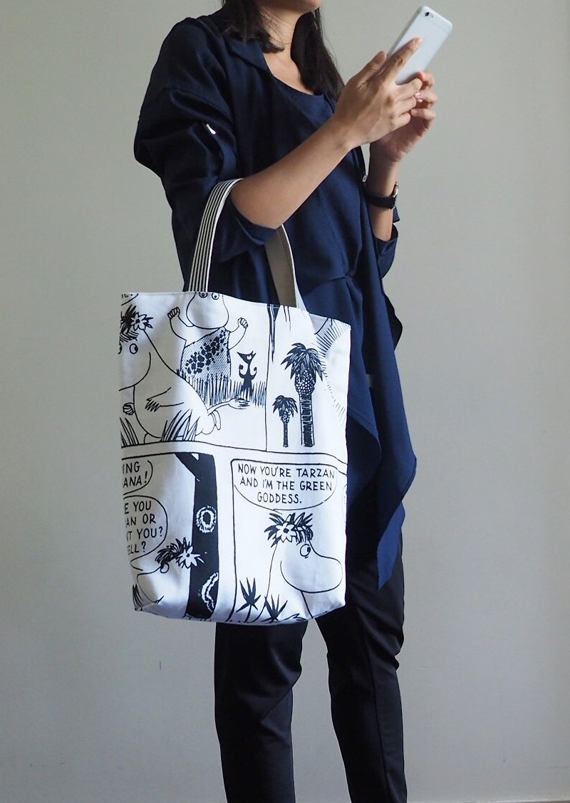 Limited edition Handmade Moomin Canvas tote bag - กระเป๋าแมสเซนเจอร์ - ผ้าฝ้าย/ผ้าลินิน ขาว