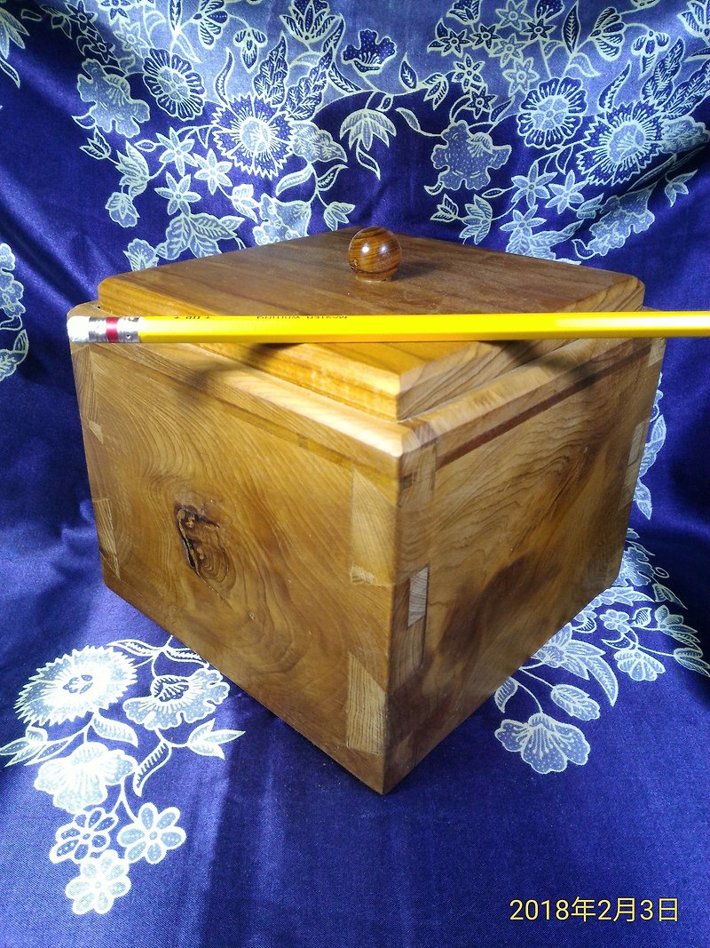 TAIWAN HINOKI WOOD BOX - Items for Display - Wood 