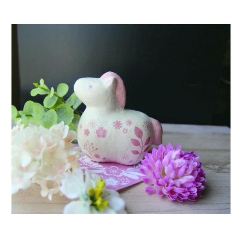 馬年和紙手作擺飾-petit可愛小粉馬 - 擺飾/家飾品 - 其他材質 