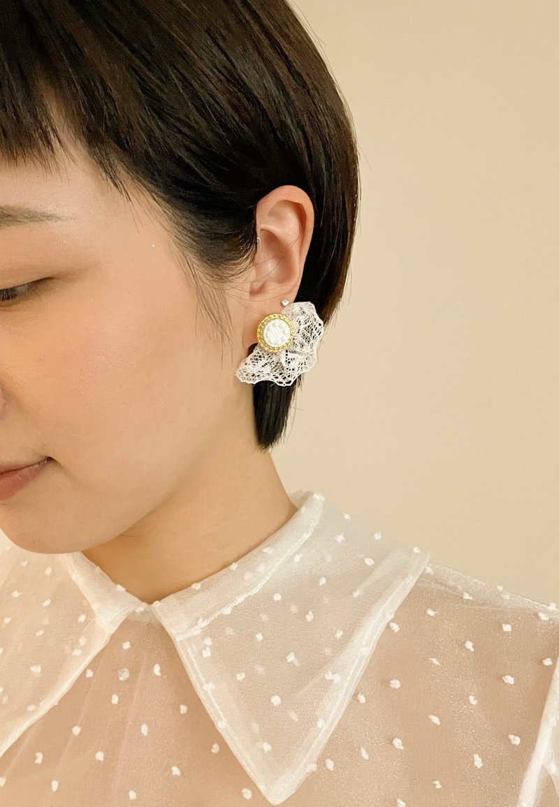 Miller Bridal Wedding Jewelry Brand-Antique Flower Button Lace Earrings/Handmade - Earrings & Clip-ons - Polyester White