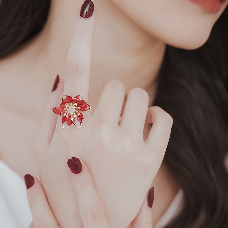 【華麗大理花-深邃紅】14K包金可調戒圍戒指 | 水晶花飾品 - 戒指 - 貴金屬 紅色
