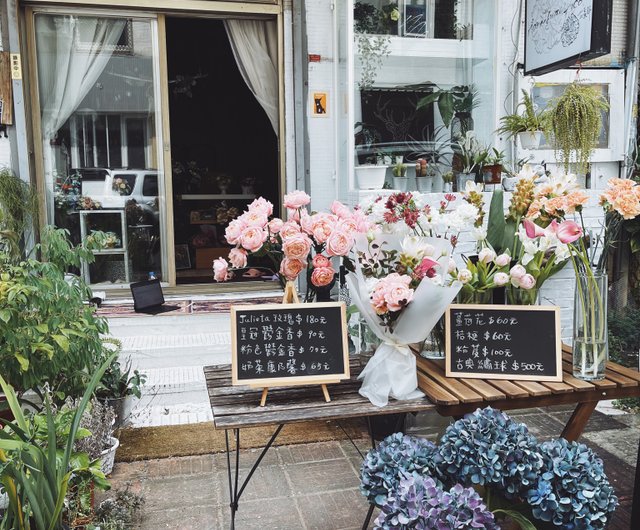 ワークショップ 体験 花とデートで飾られた花ツメデコ ゴッホの部屋 不滅の花ガラス玉コース ショップ Hanatsume Deco フラワー ガーデン Pinkoi