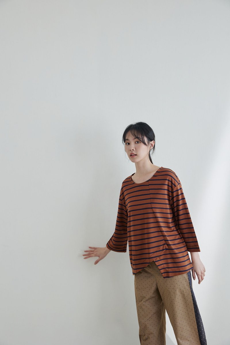 Puzzle answer patchwork three-quarter sleeve top-George - เสื้อผู้หญิง - ไฟเบอร์อื่นๆ สีกากี